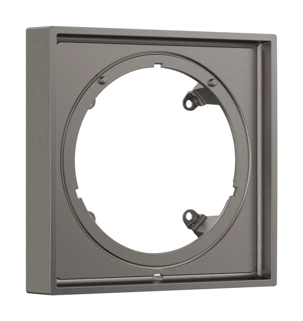 Eckige Verlängerungsrosette aus Metall mit einer runden Öffnung in der Mitte. Das Finish ist gebürstetes Schwarzchrom. Produkt von Hansgrohe.